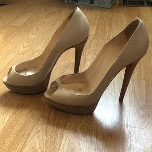 Size 38.5 Light Cream Louboutins